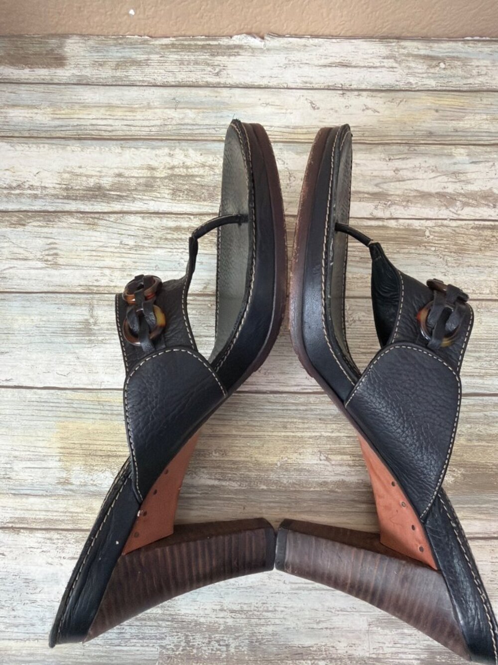 Frye Black Leather Thong Sandals Tortoise Chain Detail Women’s Sz 9 Pre-owned - Picture 8 of 14